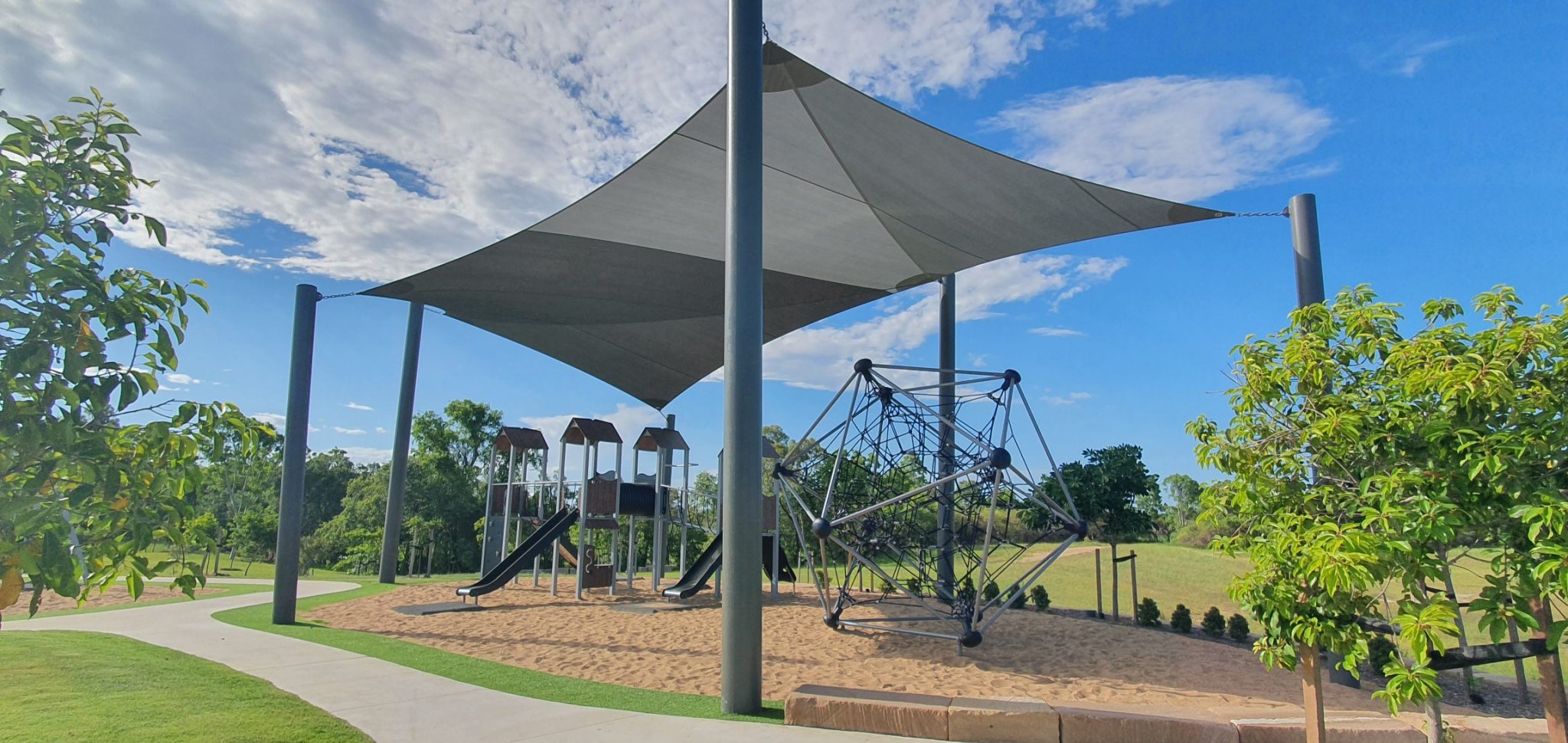 SHADE SAILS & SHADE STRUCTURES