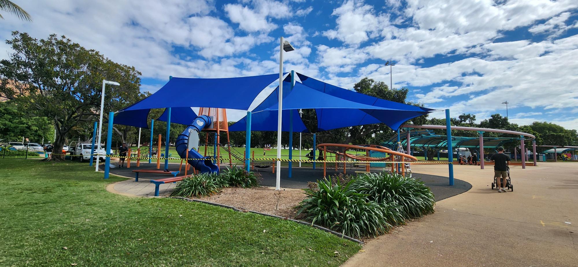 SHADE SAILS & SHADE STRUCTURES